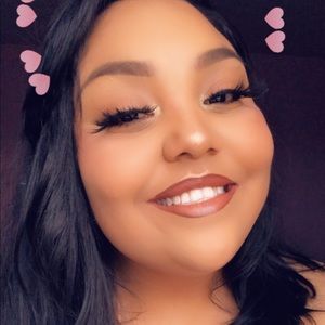 Meet your Posher, Carolina